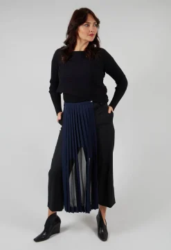 Agnes Jumper in Nero Blu