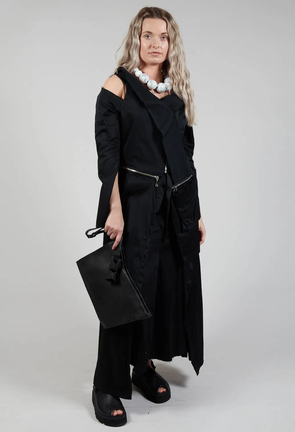 AKTI Jacket in Black