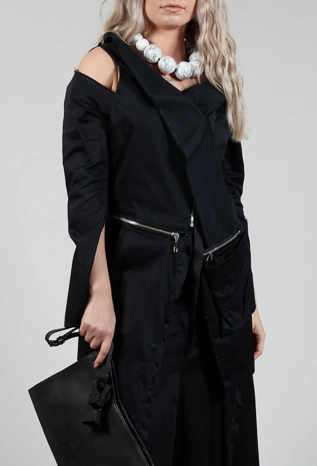 AKTI Jacket in Black