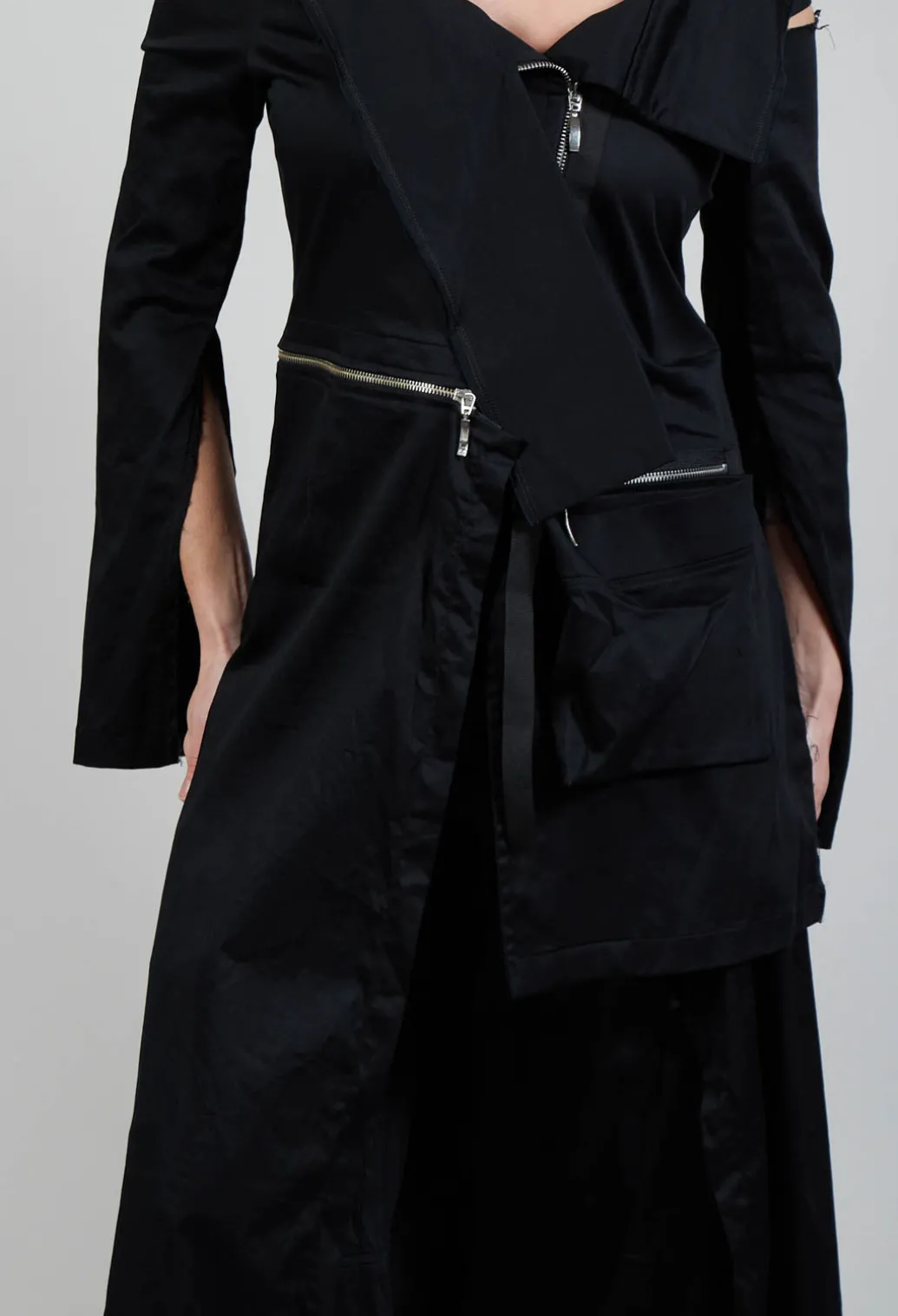 AKTI Jacket in Black