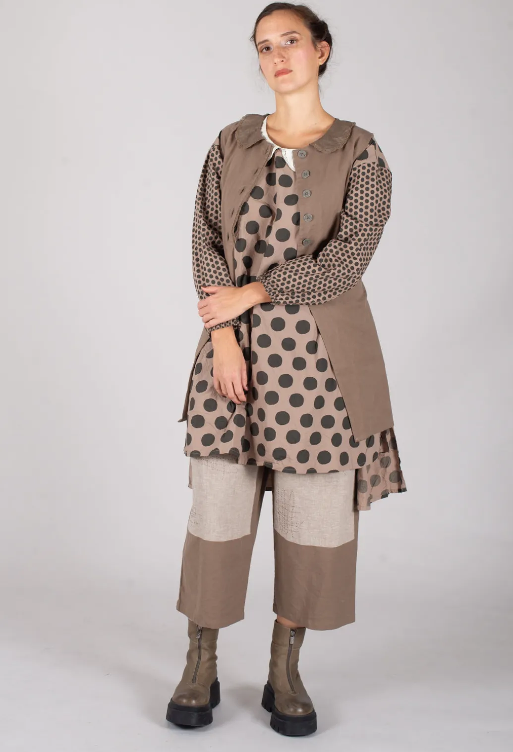 Anisa Vest in Walnut