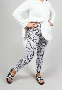 Ankle Cropped Leggings in White with Black Print
