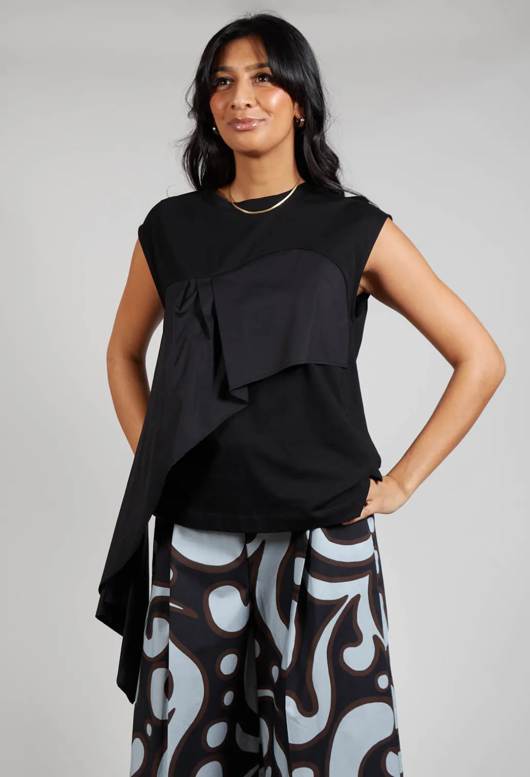 Asymmetric Cut Top in Black