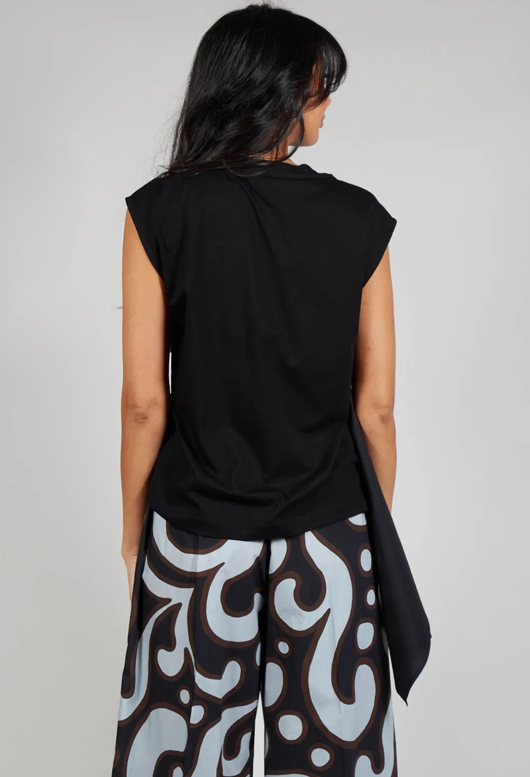 Asymmetric Cut Top in Black