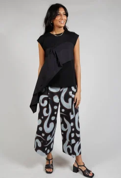 Asymmetric Cut Top in Black