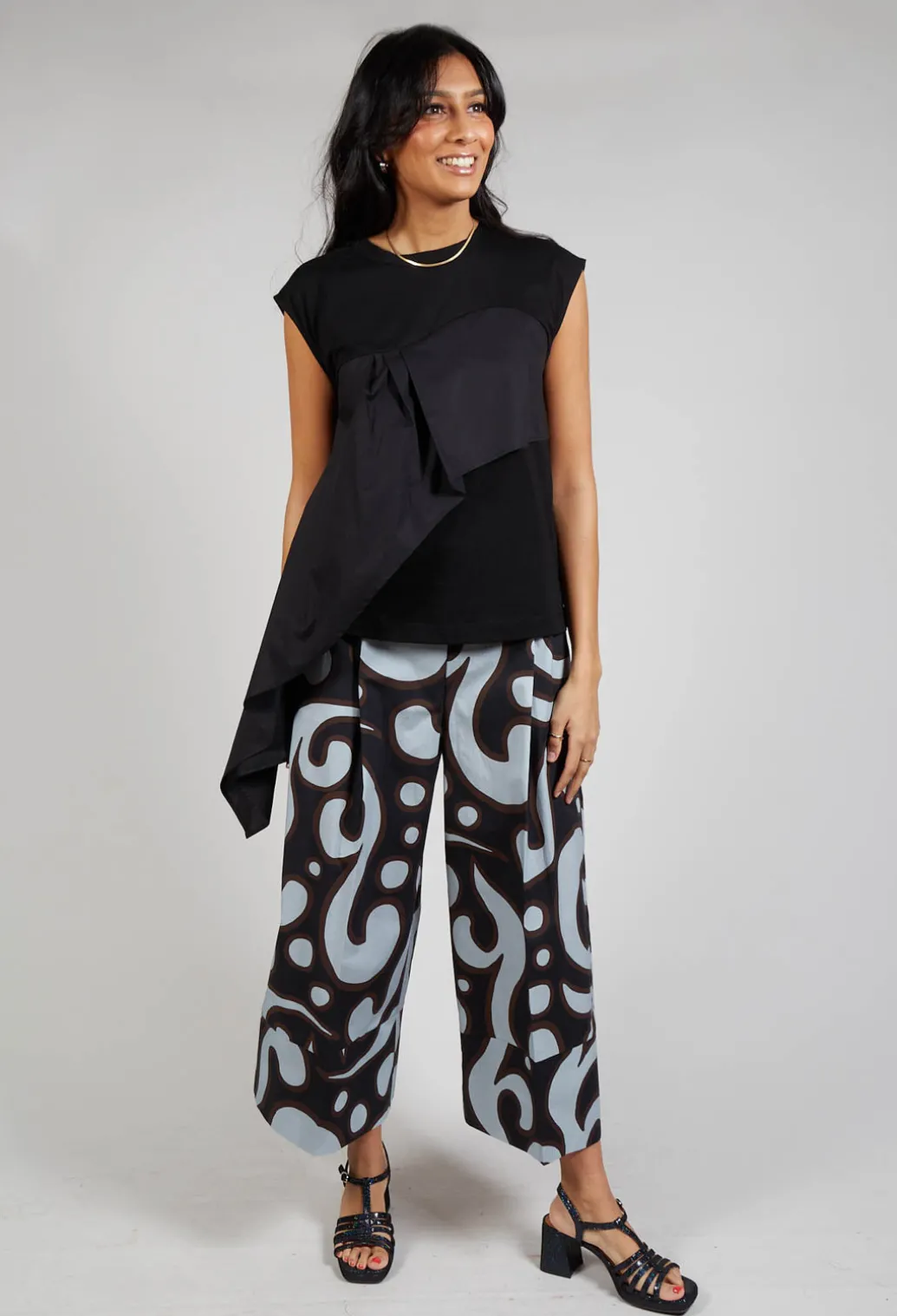 Asymmetric Cut Top in Black