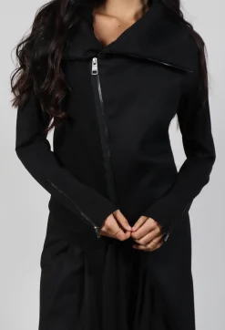Asymmetric Strech Fleece in Black
