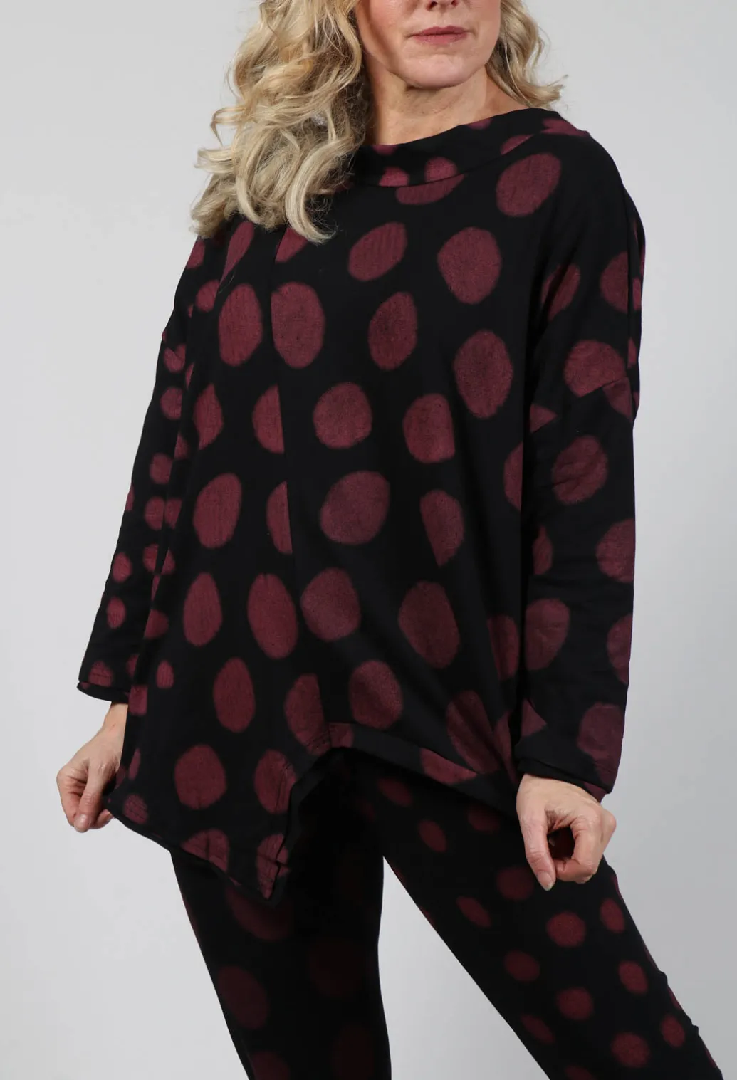 Asymmetrical Top in Red Pois