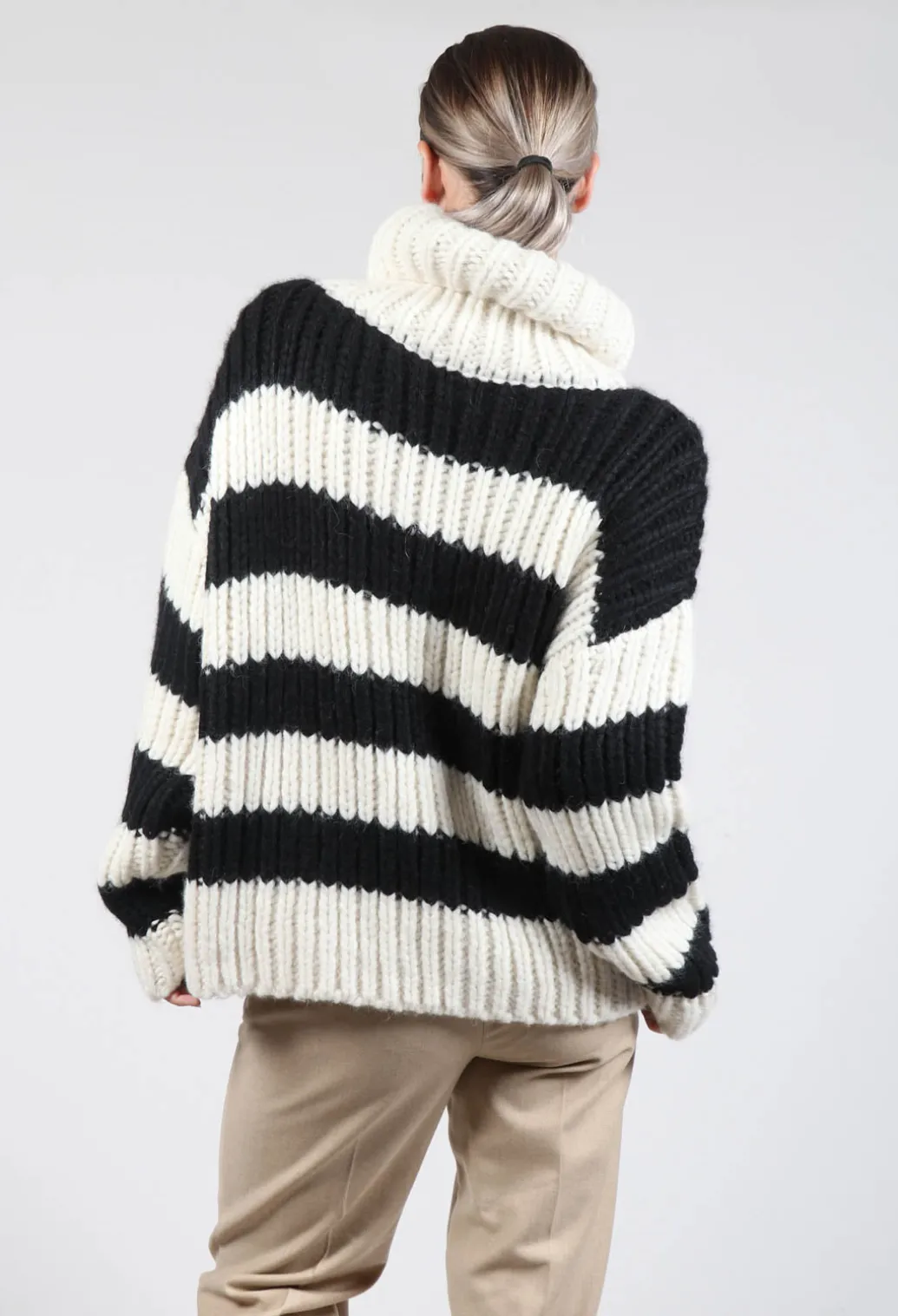 Ava Sweater in Black and White