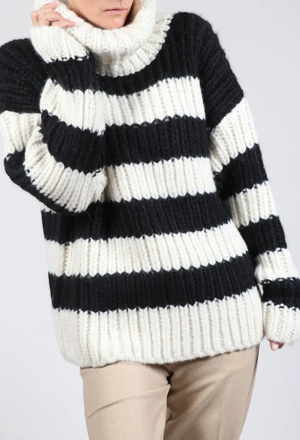 Ava Sweater in Black and White