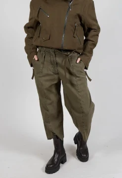 Baggy Les Trousers in Moss