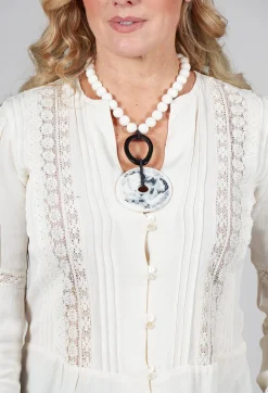 Beaded Choker Necklace in Black and White