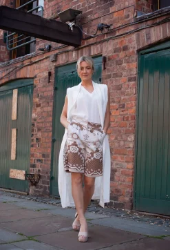 Bermuda Shorts in Tan Brown