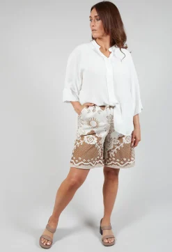 Bermuda Shorts in Tan Brown