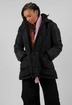 Bewilder Coat in Black