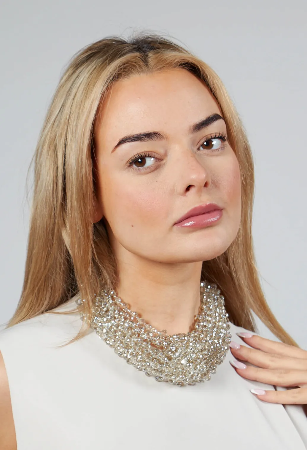 Bisu Choker in White Gold