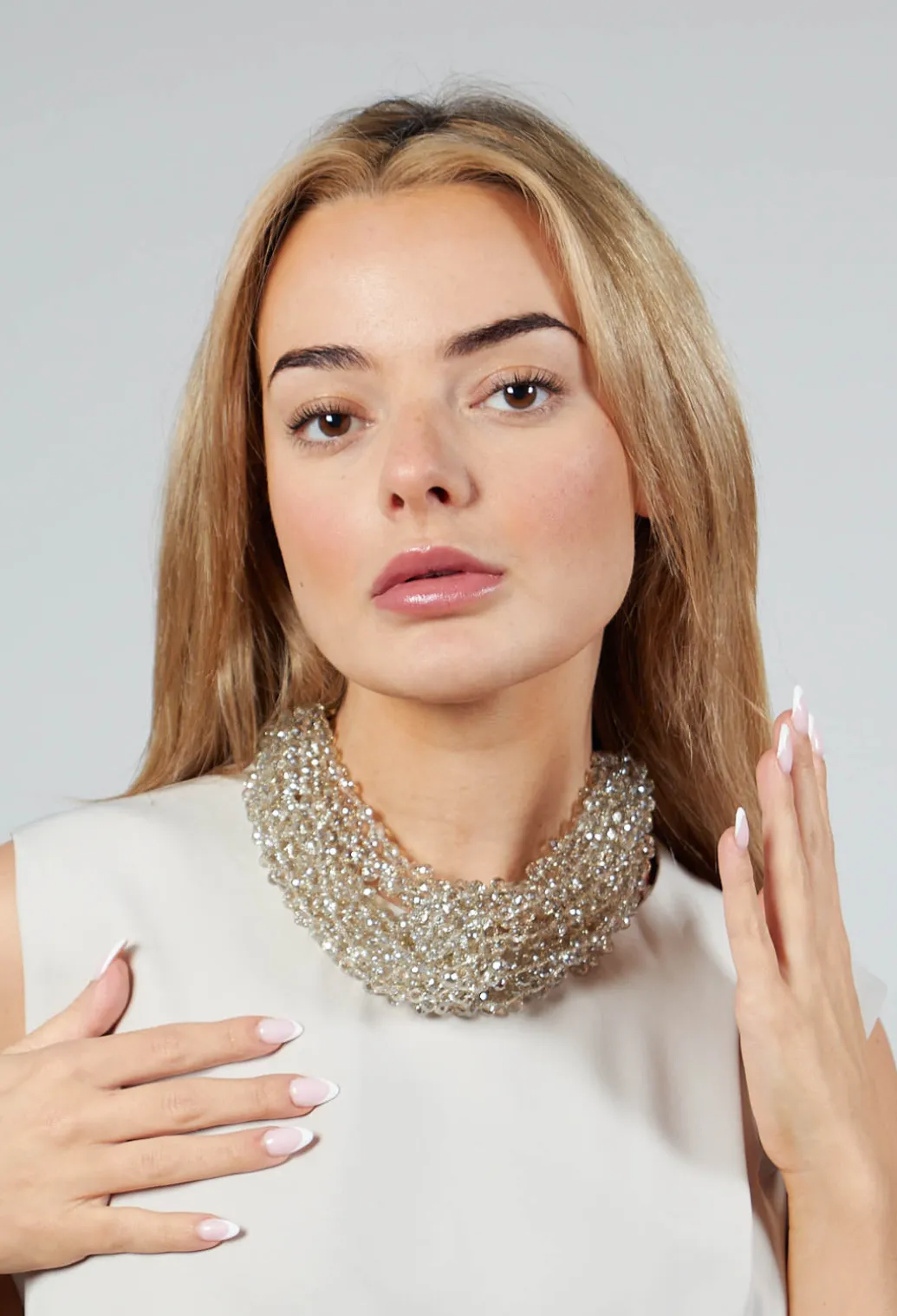 Bisu Choker in White Gold