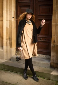 Boat Neck Dress V in Sugar