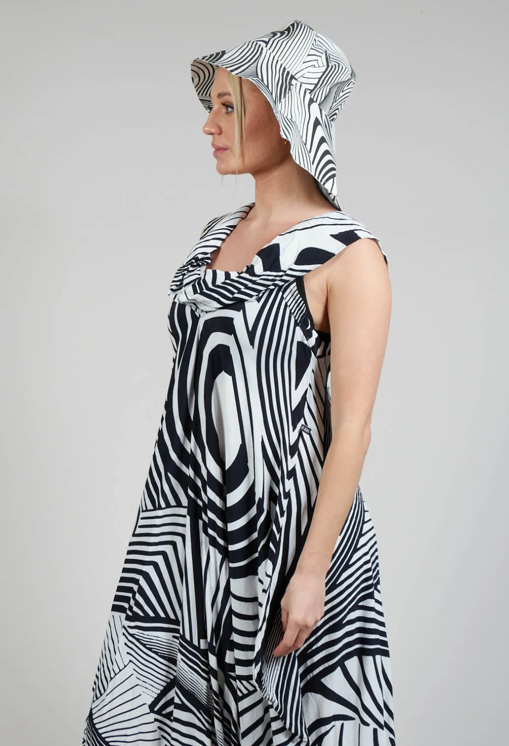 BONE Hat in White with Black