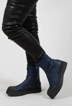 Boots With Front Zip in Gasoline Nautica