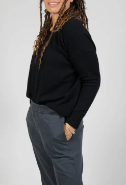 Boxy Pullover in Black