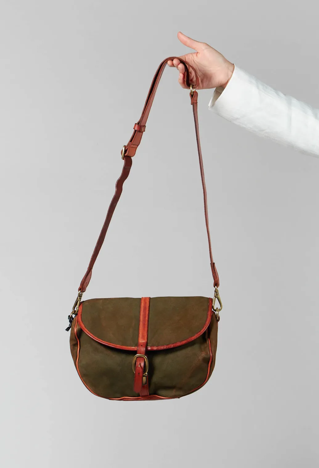 Buckle Bag in Military and Cognac