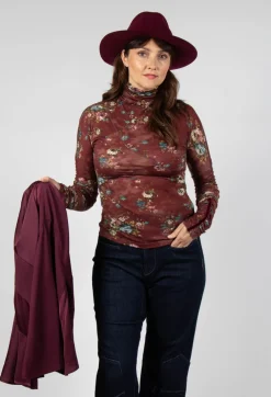 Calm Top in Burgundy