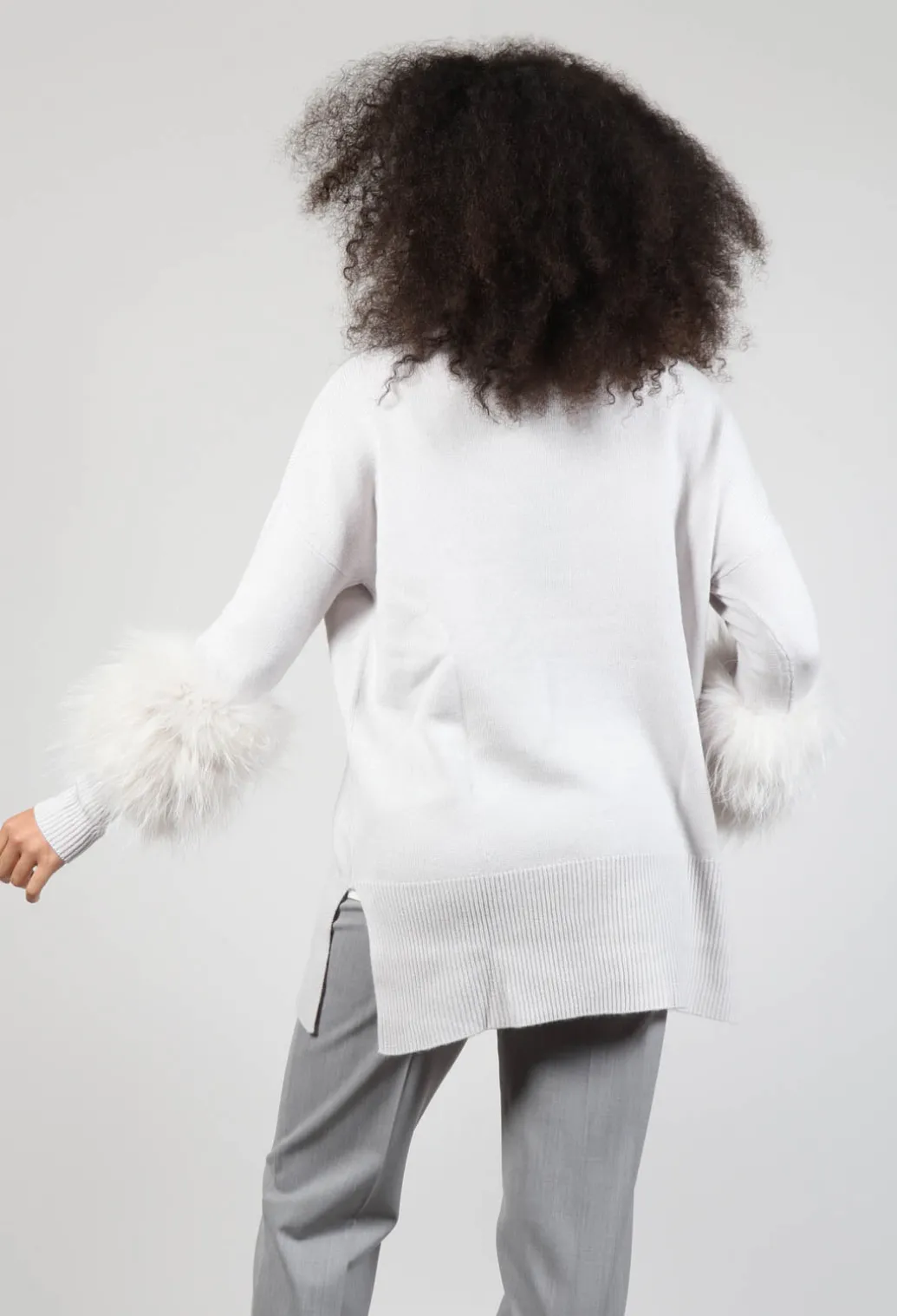Cashmere Jumper with Fur Trim Sleeves in Fog