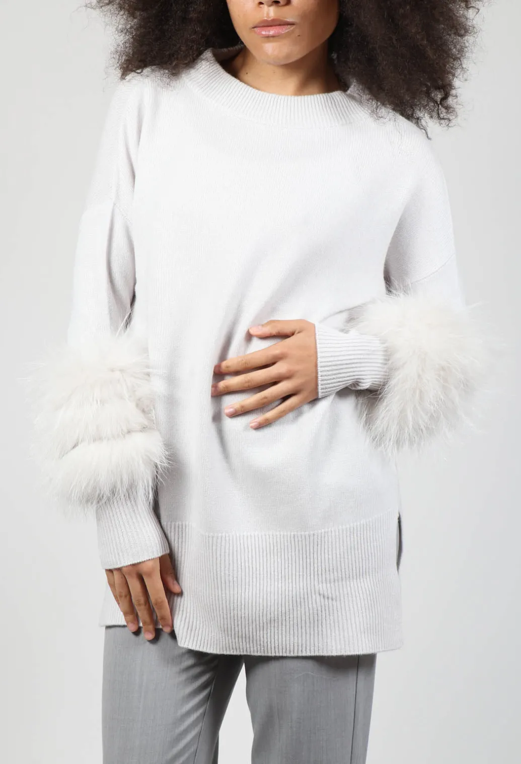 Cashmere Jumper with Fur Trim Sleeves in Fog