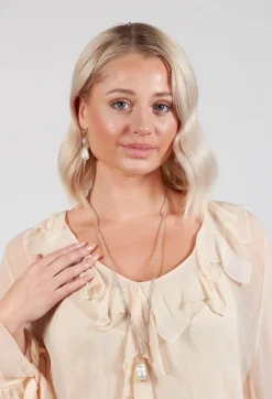 Chain Necklace with Baroque Pearl in Pale Grey