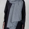 Checks Scarf in Grey