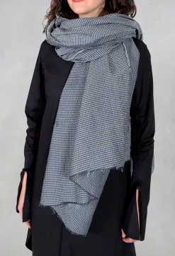 Checks Scarf in Grey