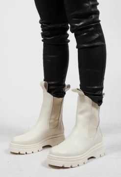 Chelsea Boots in Sand