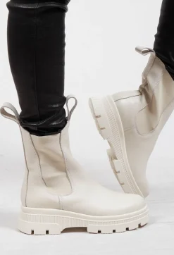 Chelsea Boots in Sand