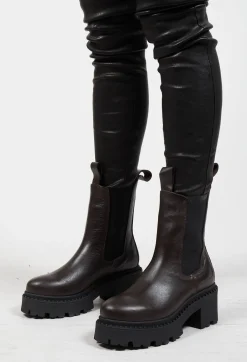 Chelsea Heel Boots in Brown