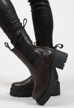 Chelsea Heel Boots in Brown