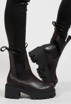 Chelsea Heel Boots in Brown