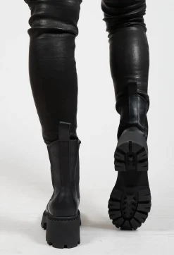 Chelsea Heel Boots in New Black
