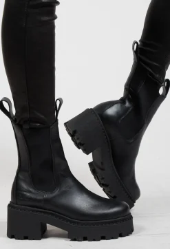 Chelsea Heel Boots in New Black