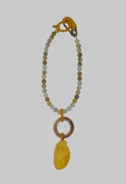 Choker with Resin Heart Necklace in Yellow