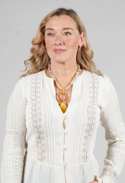 Choker with Resin Heart Necklace in Yellow