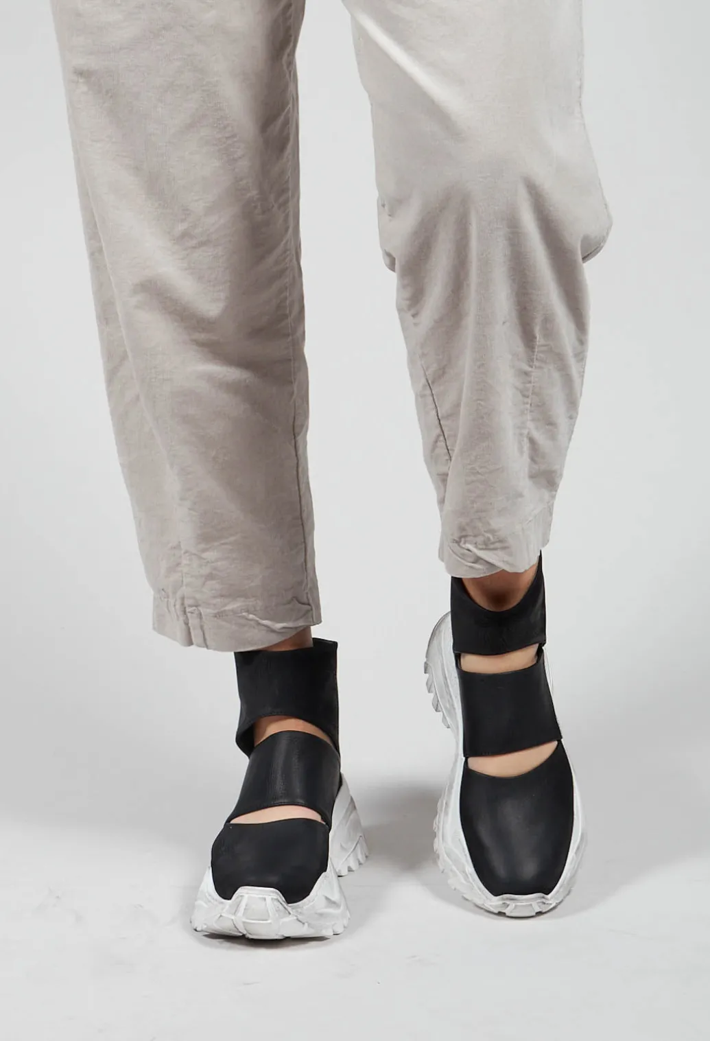 Chunky Sole Cut Out Boots in Gasoline Nero