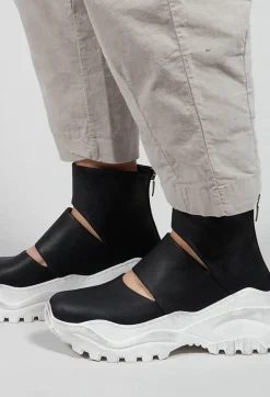 Chunky Sole Cut Out Boots in Gasoline Nero