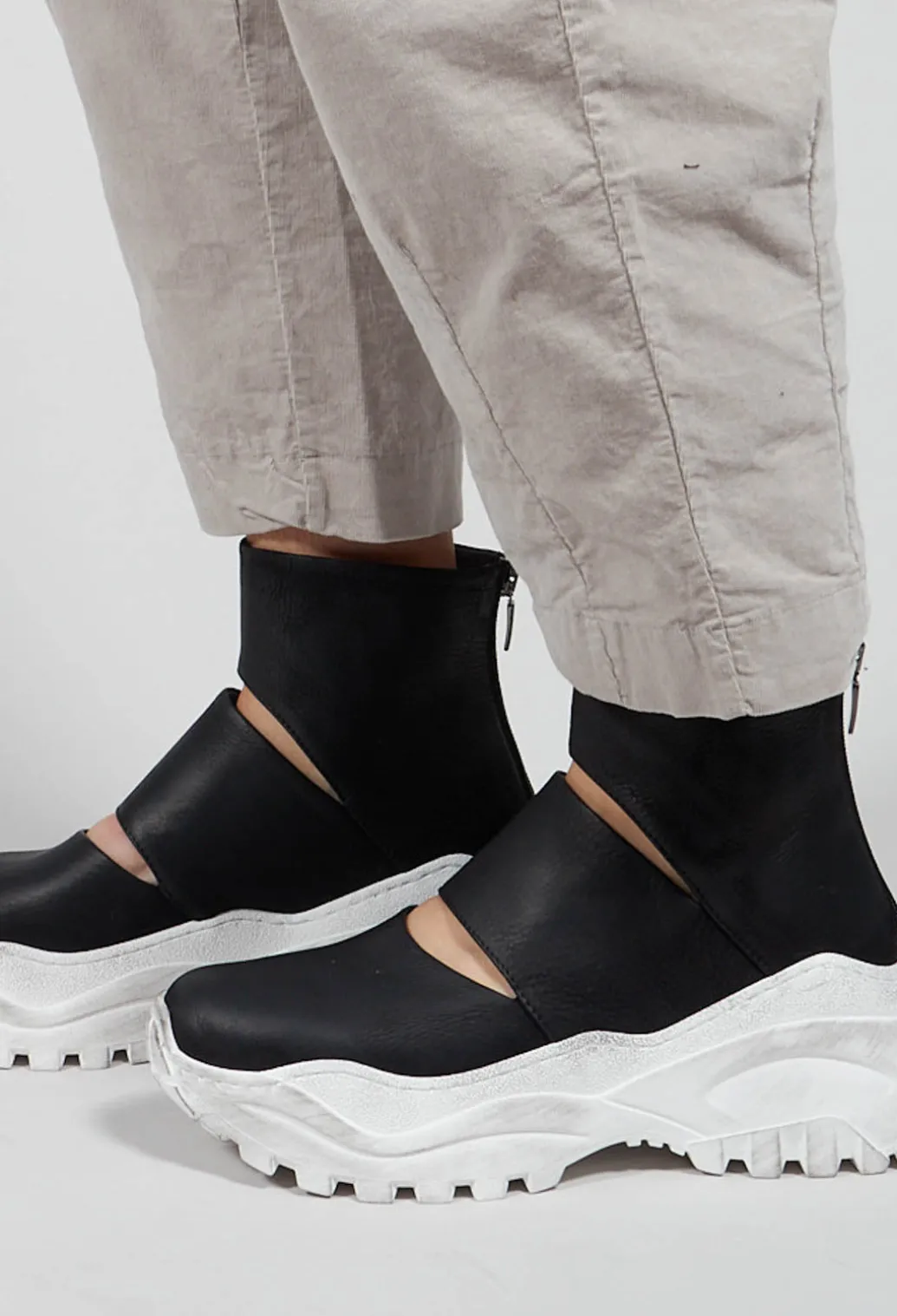 Chunky Sole Cut Out Boots in Gasoline Nero
