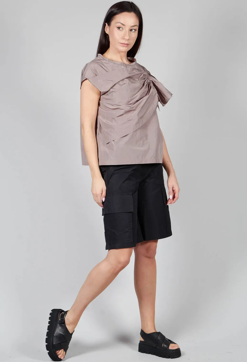 CIAN Top in Grey Brown