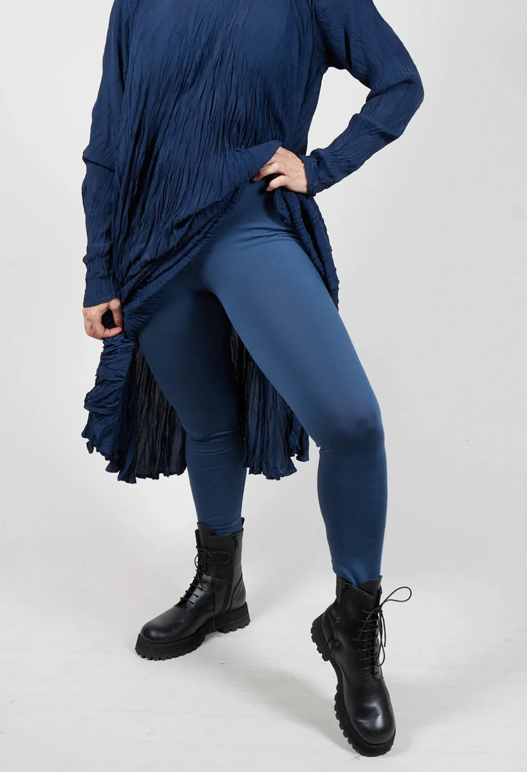 Clan Leggings in Tag Blue