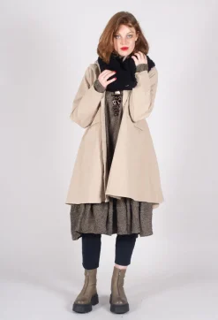 Cliquid Coat in Karton Beige