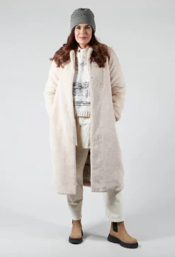 Coat in Crema Cream