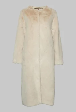 Coat in Crema Cream
