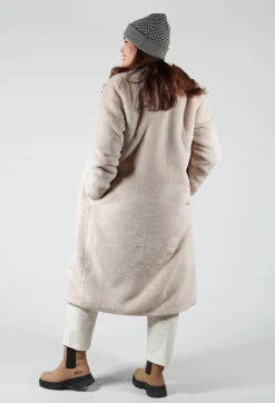 Coat in Crema Cream
